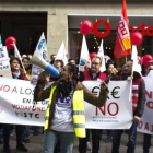 Protesta por el ERE de Vodafone que puede acabar con el despido de 1.200 personas en toda España.-SÍLVIA CORTADA BALLÚS (EL PERIÓDICO)