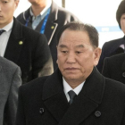 El vicepresidente de Corea del Norte, Kim Yong-chol (centro).-YONHAP