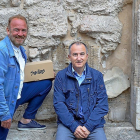 Chema de la Fuente (izda) y Fernando Landas (dcha) son los creadores de la marca que está revolucionando el mercado del calzado con su marca ‘Sunllas’-EL MUNDO