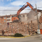 Trabajos de demolición del antiguo cuartel de San Esteban.-A.H.