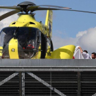 El helicóptero que transportó a Froome herido desde Roanne a su llegada al hospital de Saint Etienne.-ANNE-CHRISTINE POUJOULAT / AFP
