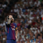 Messi exhibe su frustración durante la derrita del Bernabéu en la Supercopa.-REUTERS / SERGIO PEREZ
