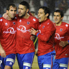 Los jugadores del Numancia celebran uno de los cuatro goles marcados ante Las Palmas. / VALENTÍN GUISANDE-