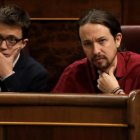 Pablo Iglesias e Íñigo Errejón en el pleno del Congreso.-JOSÉ LUIS ROCA