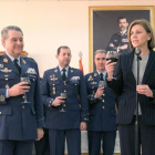 María Dolores de Cospedal, en una visita al Ejército del Aire en Zaragoza, el pasado día 19 de enero.-JUAN MANUEL PRATS