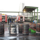 Bomberos de Olvega en el un reciente incendio en el polígono.-Diputación