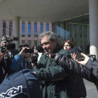 Jordi Pujol Ferrusola, ante la Ciutat de la Justícia, donde declaró el pasado 26 de marzo.-ALBERT BERTRAN