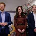 El príncipe Enrique junto a su hermano Guillermo y Kate Middleton en el cumpleaños de la duquesa de Cambridge.-The Sun