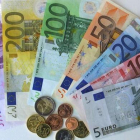 Monedas y billetes de euro de curso legal.-