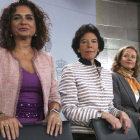 La ministra de Hacienda, María Jesús Montero, la ministra portavoz, Isabel Celáa, y la de Economía, Nadia Calviño, en la rueda de prensa posterior a la reunión del Consejo de Ministros.-DAVID CASTRO
