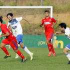 Un jugador del Numancia B conduce un balón durante el partido del pasado sábado ante el Almazán.-DIEGO MAYOR