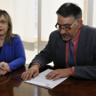 Soledad Borque y Jesús Rodríguez en el Colegio de Abogados.-VALENTÍN GUISANDE