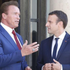 Macron y Schwarzenegger juntos en el Elíseo.-ATLAS
