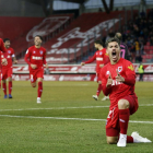 Curro celebra como un auténtico pistolero el 2-0 a favor del Numancia ante el Sporting.-Mario Tejedor