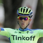 Alberto Contador, a su paso por la meta tras conquistar la Ruta del Sur.-Foto: TWITTER
