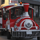El tren turístico de Soria es de titularidad municipal y trabaja bajo concesión. MARIO TEJEDOR