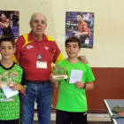 Campeonato de tenis de mesa en Almarza con Manuel Gámez Molina y los dos primeros en la categoría infantil, Carro y Valdecantos. HDS