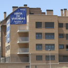 Más de 3.000 casas cambiaron de dueño en junio en la Comunidad.-J. M. LOSTAU
