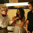 Woody Allen junto a Penélope Cruz y Javier Bardem, en el rodaje de 'Vicky, Cristina, Barcelona'.-