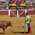 Viernes de Toros en la plaza.-Alvaro Martinez / Valentín Guisande