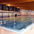 La piscina municipal del polideportivo Ángel Tejedor. / VALENTÍN GUISANDE-