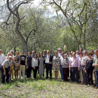 La delegación de agredeños en Goliad junto a la alcaldesa, su juez y Jesús Manuel Alonso en el centro con el acuerdo que establece el 23 de marzo Día de Ágreda en Texas.-J. S.