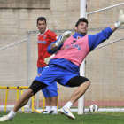 Iago Herrerín durante un entrenamiento en el anexo de Los Pajaritos. / VALENTÍN GUISANDE-