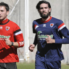 Lassad junto a Roberto Llorente en el entrenamiento de ayer.-VALENTÍN GUISANDE
