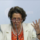 La exalcaldesa de Valencia y senadora del PP, Rita Barberá, durante la rueda de prensa en la que dio explicaciones por el 'caso Imelsa'.-MIGUEL LORENZO