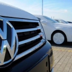 Vehículos de Volkswagen listos para embarcar en el puerto alemán de Bremerhaven.-AFP / ADP / INGO WAGNER