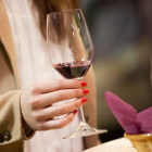 En España se consumen menos vinos que hace un año (-0,7%) aunque de mayor calidad.-