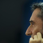 Valverde, en una rueda de prensa previa al choque europeo con el Olympiacos.-JORDI COTRINA