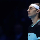Nadal se lamenta de un punto perdido ante Djokovic, en Lodres.-AFP / LEON NEAL