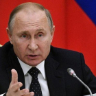 Vladimir Putin pronunciando un discurso.  / EFE-/EFE