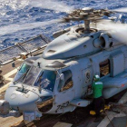 Un helicóptero en el USS Abraham Lincoln.-AFP