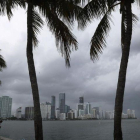 Vientos huracanados sobre la ciudad de Miami, en Florida (EEUU).-JOE RAEDLE (AFP)
