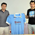Ángel Romera junto al entrenador-jugador del Río Duero, Alfonso Flores. / ÁLVARO MARTÍNEZ-