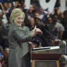 Hillary Clinton celebra su victoria en las primarias de Pensilvania.-EFE / TRACIE VAN AUKEN