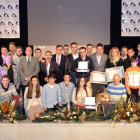 Miguel Induráin en la foto de familia de los premios a deportistas entregados ayer por Diputación.-ÁLVARO MARTÍNEZ