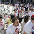 Uno de los actos revindicativos de los trabajadores de Puertas Norma. / ÚRSULA SIERRA-