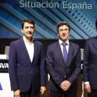 Los economistas de BBVA Research Rafael Doménech, Jorge Sicilia y Miguel Cardoso en una imagen de archivo.-EFE / ÁNGEL DÍAZ