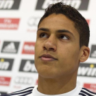 Raphaël Varane, central francés del Madrid, se cayó de la Eurocopa por lesión-