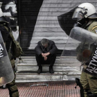Imagen de archivo de agentes griegos.-AFP / ARIS MESSINIS