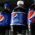 Botellas de Pepsi colocadas en una tienda.-JUSTIN SULLIVAN (AFP)