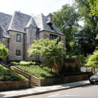 Imagen exterior de la nueva casa de la familia Obama en el barrio de Kalorama, en Washington.-