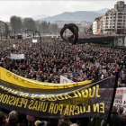 Miles de jubilados y pensionistas de Bizkaia, en la manifestación de Bilbao del 22 de febrero.-/ EFE / MIGUEL TONA