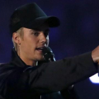 Justin Bieber, tras ser distinguido con un premio Brit como mejor artista masculino internacional.-REUTERS / STEFAN WERMUTH