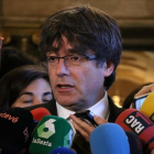 Puigdemont atiende a los medios de comunicación, este viernes.-PERIODICO (ACN / POL SOLÀ)
