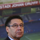 Bartomeu, en Sant Joan Despí anunciando la primera piedra del estadio Johan Cruyff.-EFE / ALEJANDRO GARCÍA