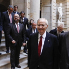 Bonet, derecha, con el presidente de la Cambra, Miquel Valls.-JULIO CARBÓ